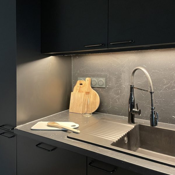 Cuisine noir rénovation appartement
